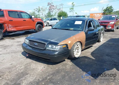 2009 Ford Crown Victoria Police/Police Interceptor z USA, uszkodzony, nr VIN 2FAHP71V59X125095